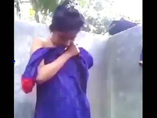Indian Desi girl irrigation video mymassagetube.com